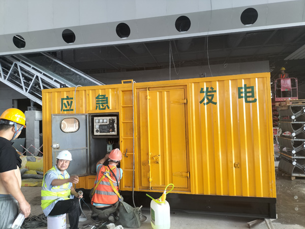 饶河怎样判断空气滤清器是否需要更换？